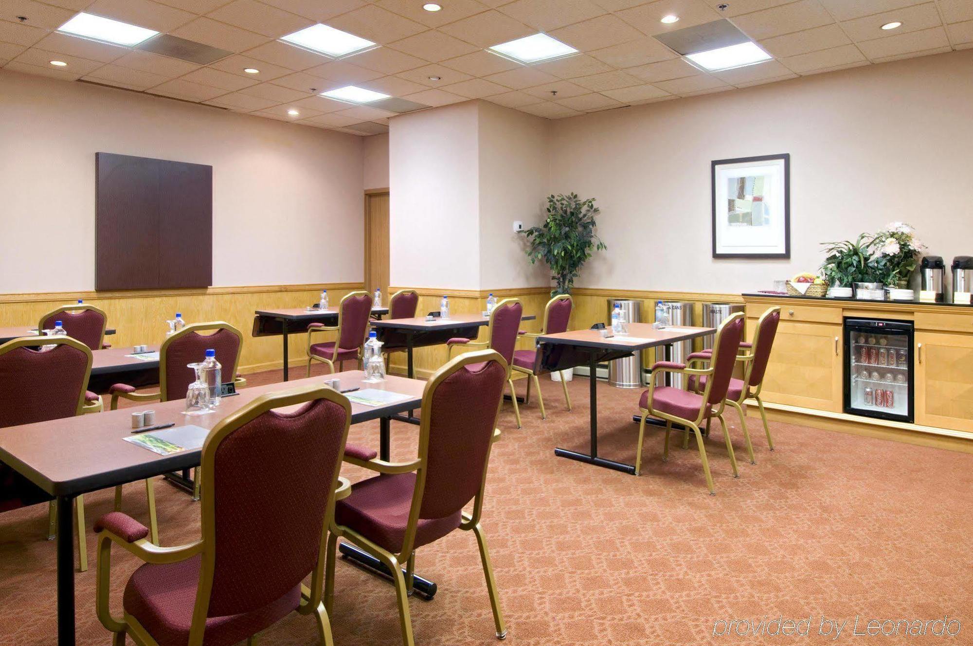 Doubletree By Hilton Akron Fairlawn Einrichtungen foto