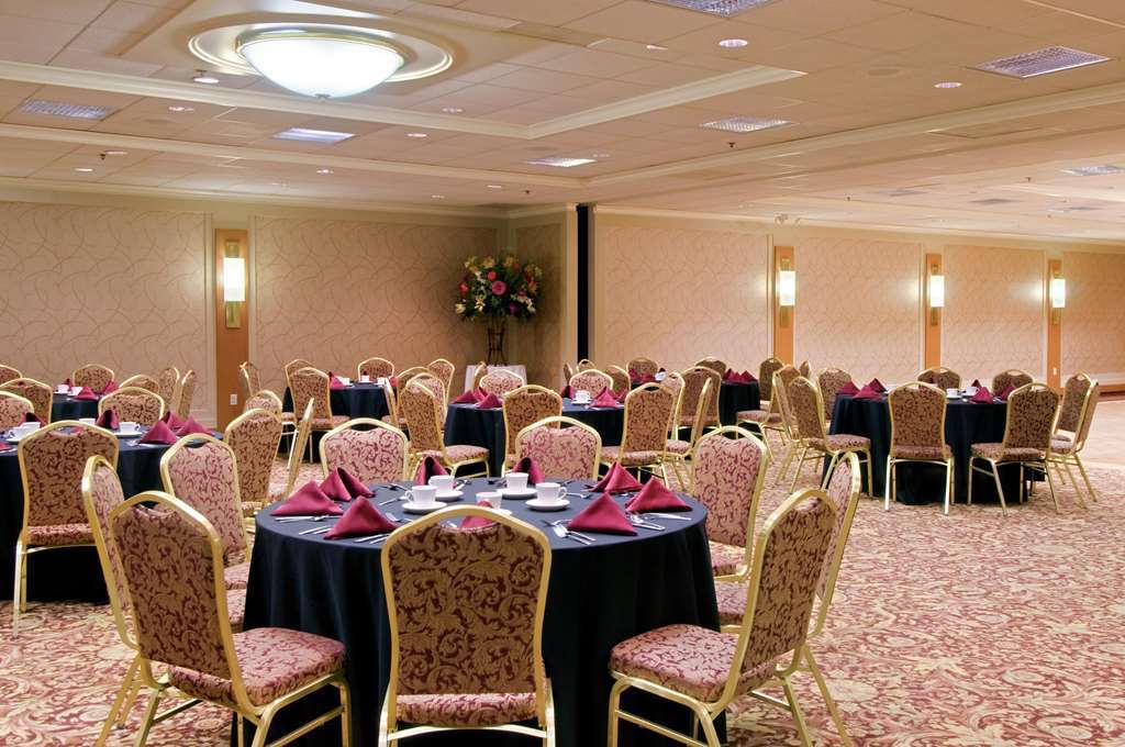 Doubletree By Hilton Akron Fairlawn Einrichtungen foto